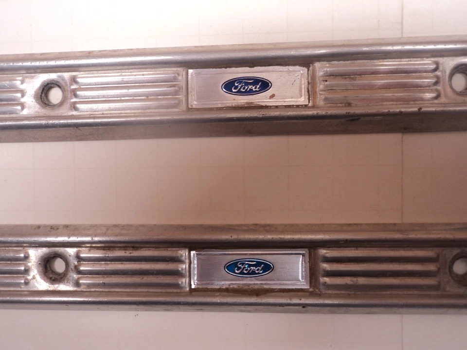 Ford Pinto 1978 fabricante de equipos originales placas de moldura de umbral de puerta raras Foto 4 de 4