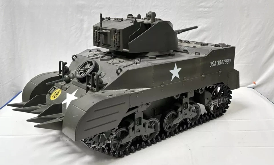 21st Century Toys Ultimate Soldier 1:6 Scale WWII M5 Stuart Tank (Non RC) - Image 4 of 4