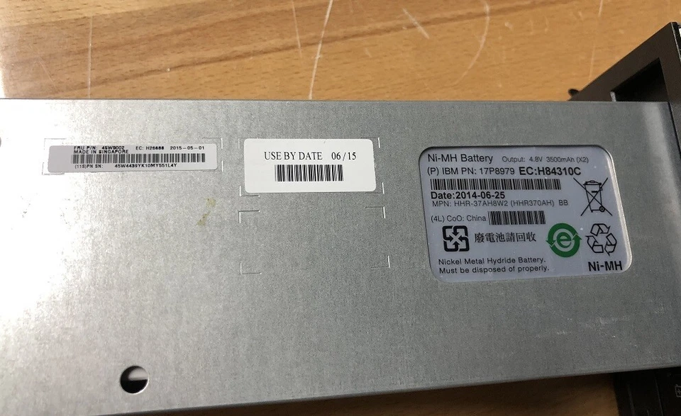 IBM 44E8167 Bladecenter Media with 2x 45W5002 raid backup batteries - Image 3 of 3