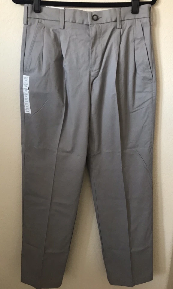 NWT Croft & Barrow The Easy Care Khaki Classic Fit Pleat Front Men's Pants 31x30 - Image 2 of 4