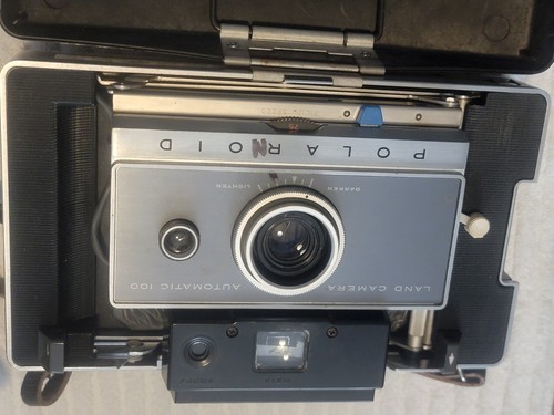 Rare Vintage Polaroid Land Camera Automatic 100 + misc. Accessories, Case, bulbs - Picture 2 of 15
