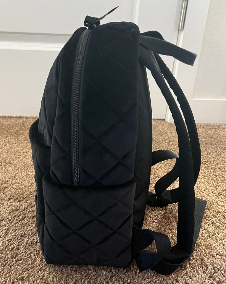 全新带标签 Vera Bradley 小背包“冬季摆件”带迷你小袋黑色天鹅绒 — 第 4/4 张图片