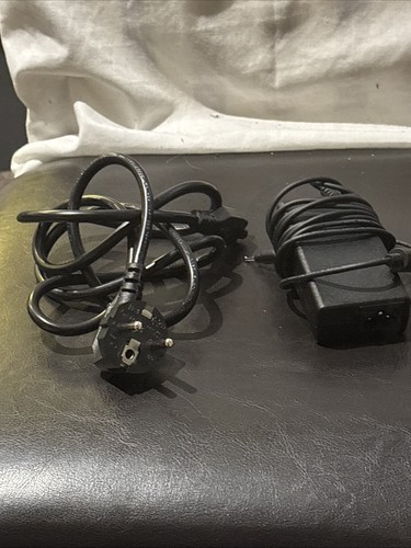 KFD 65W 19V Universal Power Supply Laptop Charger With A European Type F Plug ￼