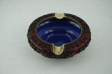Alter Aschenbecher Schwarz - Rot Lackschnitzerei Messing mit Emaille China, 8 cm