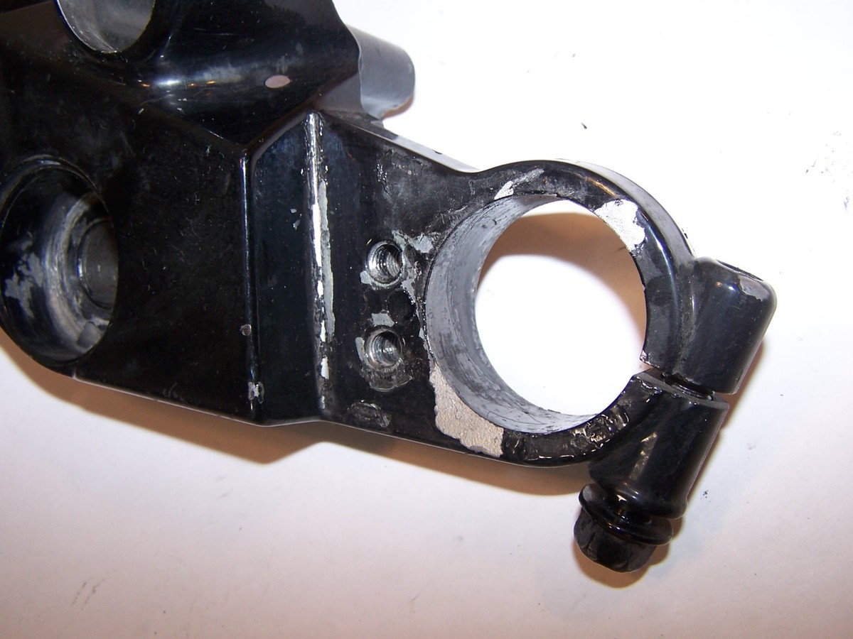 KAWASAKI ZX11 UPPER TRIPLE TREE STEERING STEM 44039-1200-GD