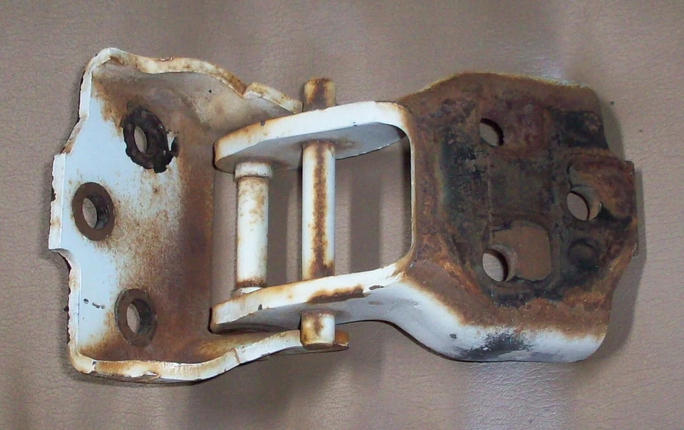 1966 - 1967 Pontiac GTO Tempest LeMans Right RH Upper Door Hinge Used OEM 66 67 - Imagem 3 de 3