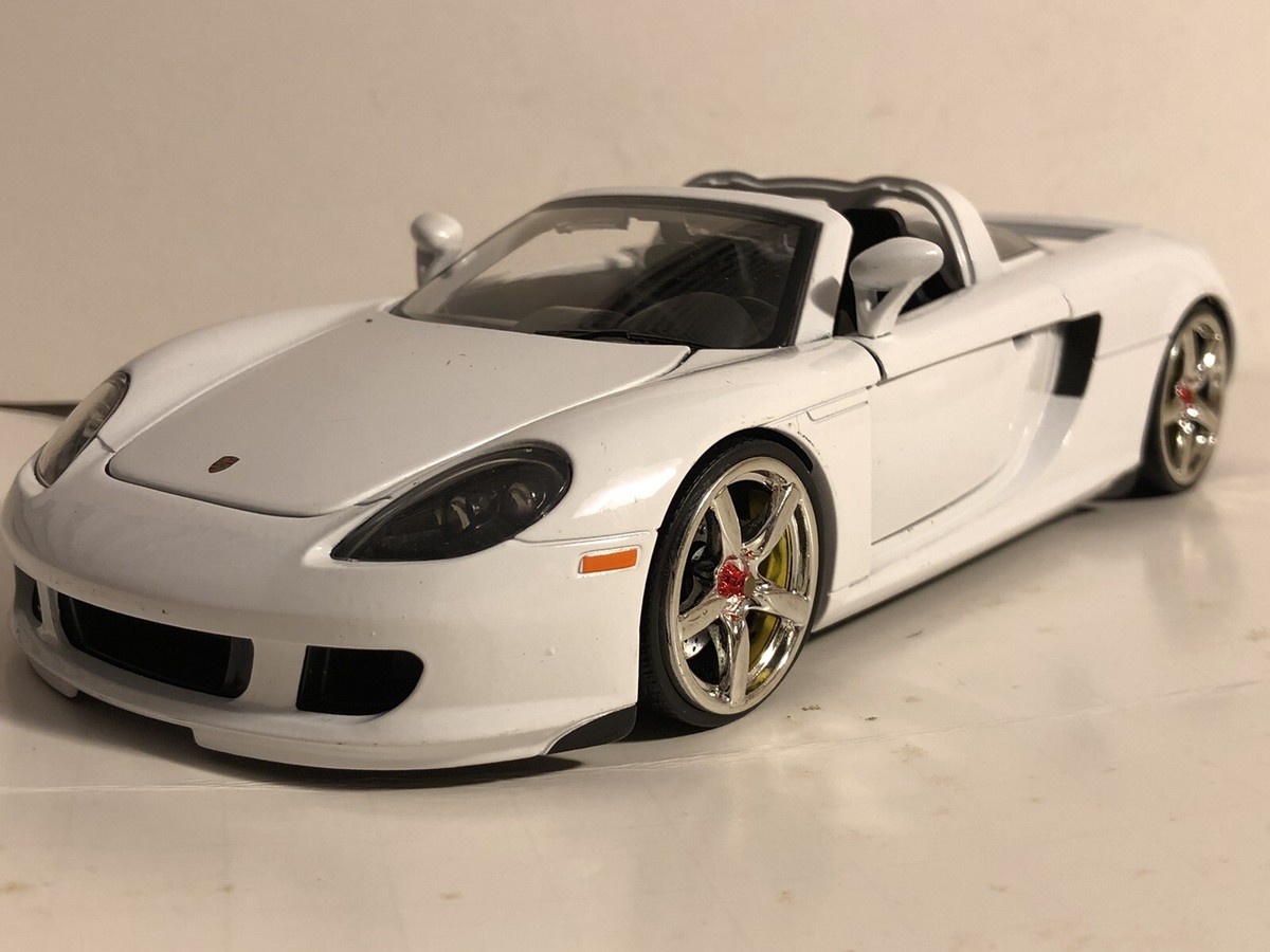 JADA DUB CITY 2005 PORSCHE CARRERA GT WHITE 1:24 DIECAST MODEL CAR