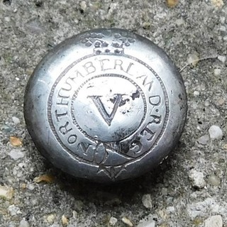 ORIGINAL RARE c1810s Northumberland Regt Military Button Metal Detecting Find