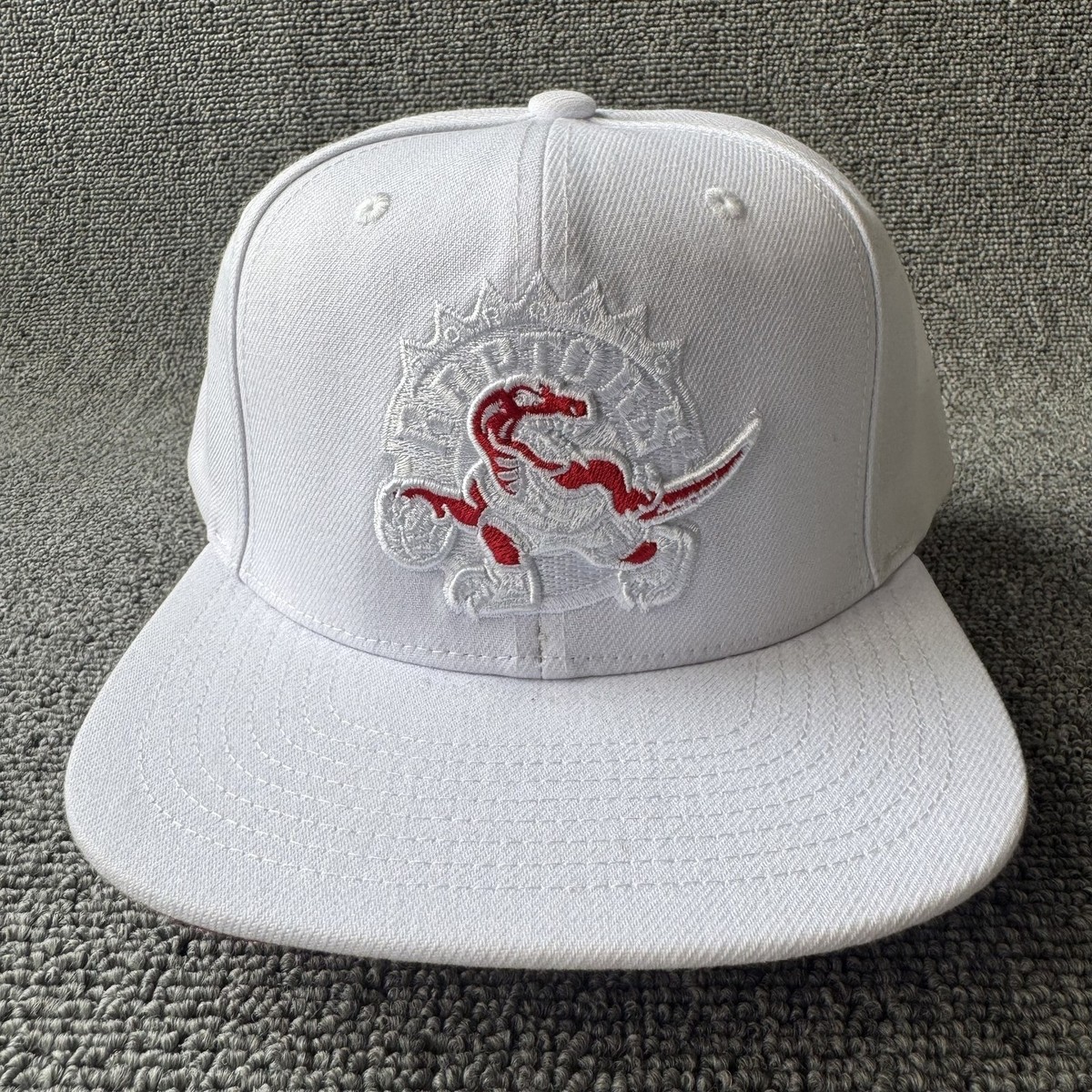 Mitchell & Ness Toronto Raptors White Red HWC Snapback Cap