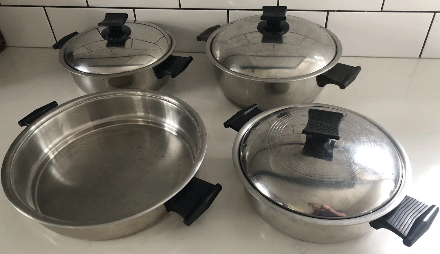 Set 4 Rena Ware Lidded Stockpots Saucepans 5 Ply Stainless Steel BQ24
Opens in a new window or tab