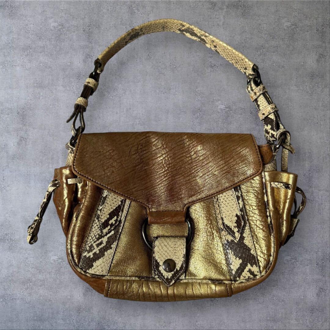 Y2K 00s archive miu miu leather one shoulder bag Beige Gold Y2K 00s archive miu miu leather one shoulder bag Beige Gold