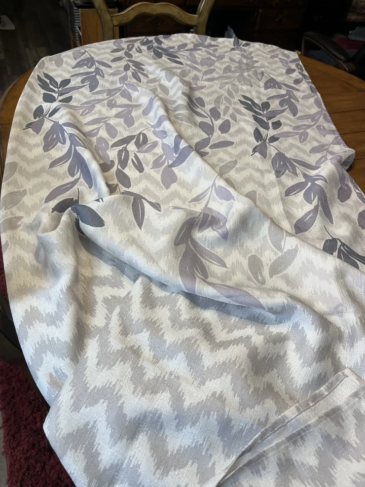 DKNY MATERIAL CORTINA DE DUCHA LAVANDA Y CREMA Foto 2 de 4