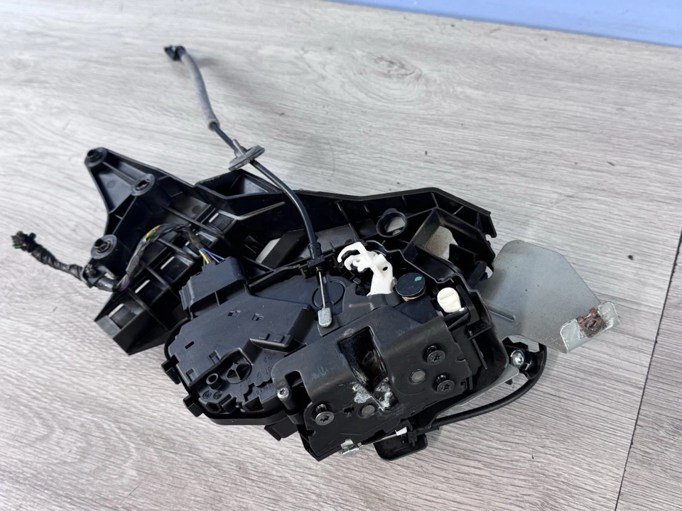 VOLVO S80/V70/CERRADURA PUERTA TRASERA/DERECHA/LADO DERECHO 31253668/O\S\R/XC70/2009 Foto 3 de 4