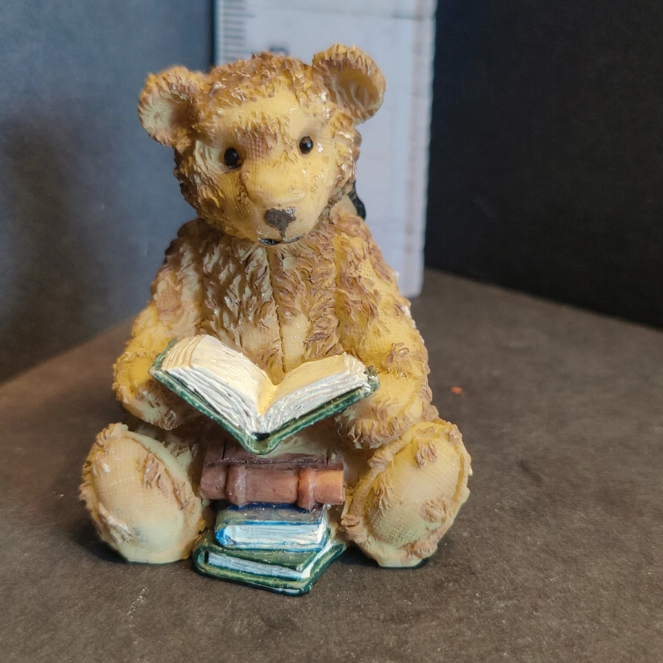 teddy bear 🧸 reading books resin Collectable Cute Figurine Ornament Home Decor - Image 1 of 4