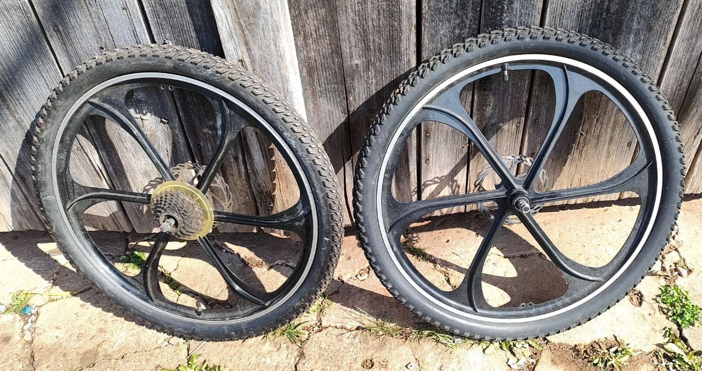 Black Mag Wheelset With Tires And Brake Discs