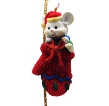 Lustre Fame Mouse In Mitten Christmas Ornament 1992 Bow Christmas Trees Vintage