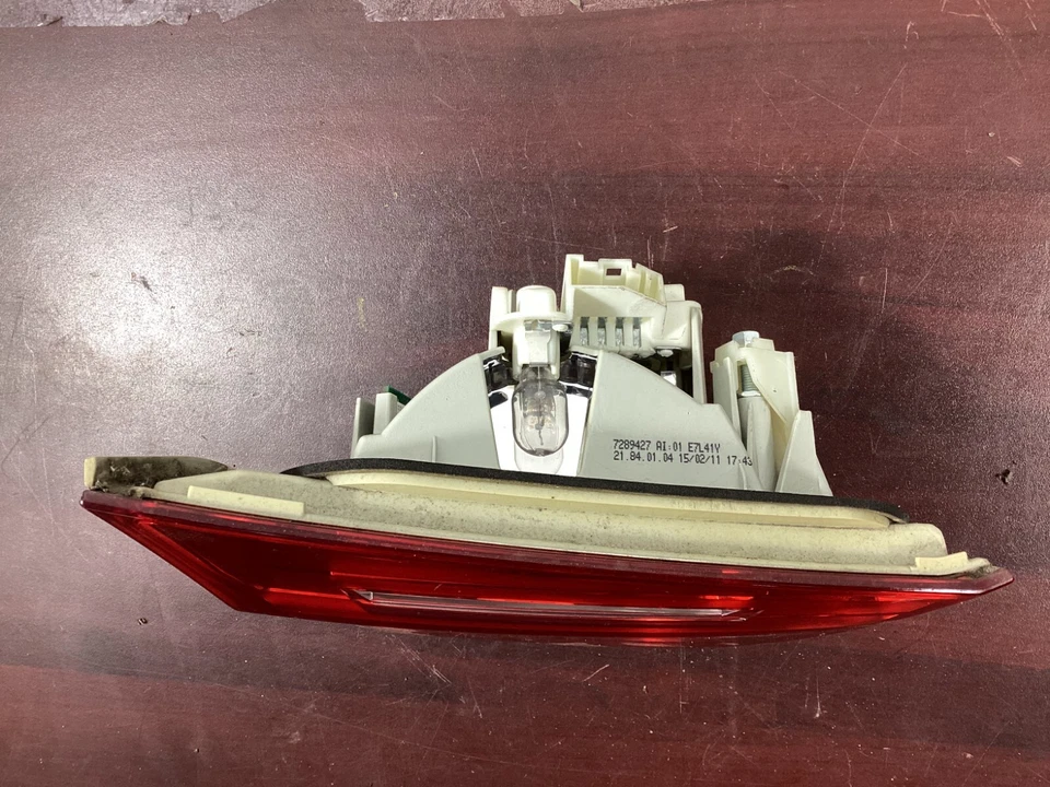 Luz trasera izquierda del lado del conductor BMW 335i 2009-2011 7289427 OEM. Foto 4 de 4