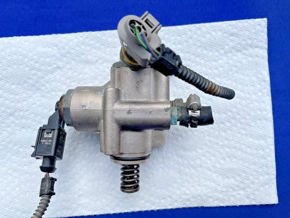 Bomba de alta pressão '05-13 Audi A3 A4 A6 TT Q3 Q5 Jetta Beetle Passat 06F127025K - Imagem 2 de 4