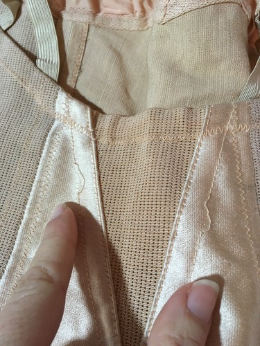 RARE NIB Vtg Satin CORSELETTE 6 Garters Open Bottom Girdle Corset Peach 33 Rayon - Picture 11 of 14