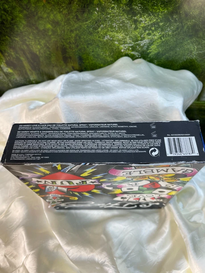 Ed Hardy Amor y Suerte, y Corazones y Dagas Juego de Regalo de Dos Piezas Foto 3 de 3