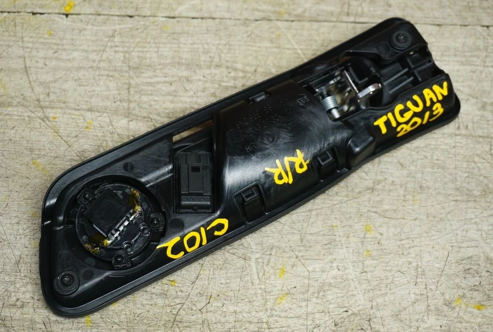 2012-2016 VOLKSWAGEN TIGUAN REAR RIGHT INTERIOR DOOR HANDLE W/ LOCK SWITCH OEM - Image 4 of 4