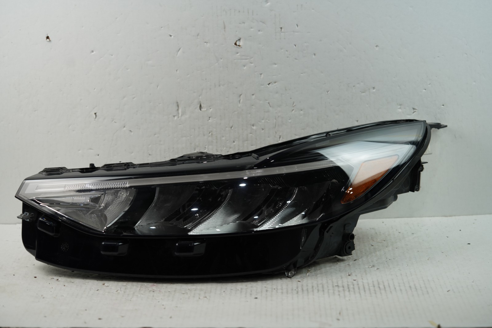 OEM 2023 - 2024 Ford Escape LED Reflector Headlight Driver side left LH W1
