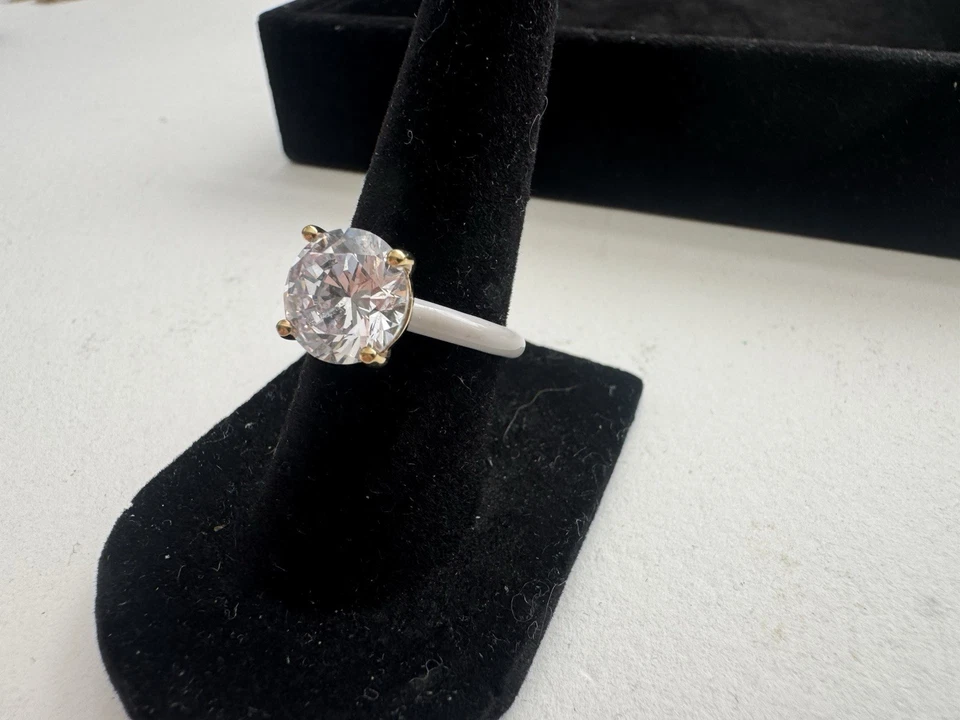 ANILLO DE PLATA ESTERLINA CIRCONITA CÚBICA SUPERPOSICIÓN ORO ESMALTE BLANCO FIRMADO POR DISEÑADOR TALLA 6 Foto 4 de 4