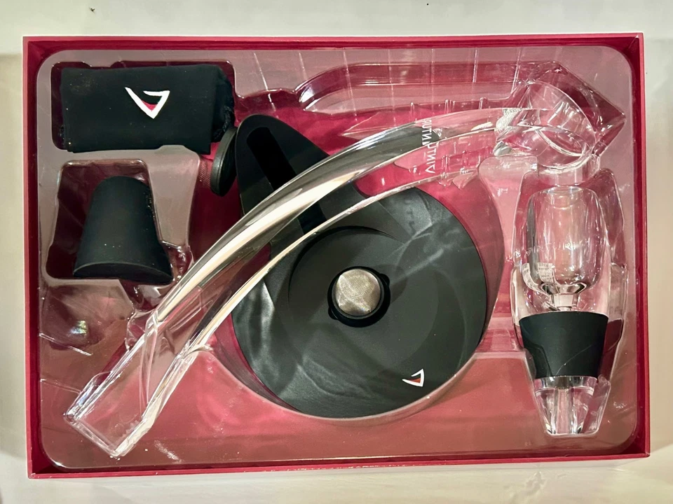 Juego de torre aireador y jarra de vino tinto esencial Vinturi Deluxe Foto 3 de 4