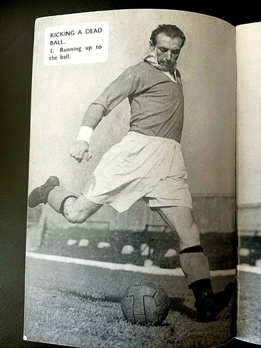 ORIGINAL 1948 Stanley Matthews 48 páginas Manual de Fútbol Ilustrado - Imagen 7 de 10