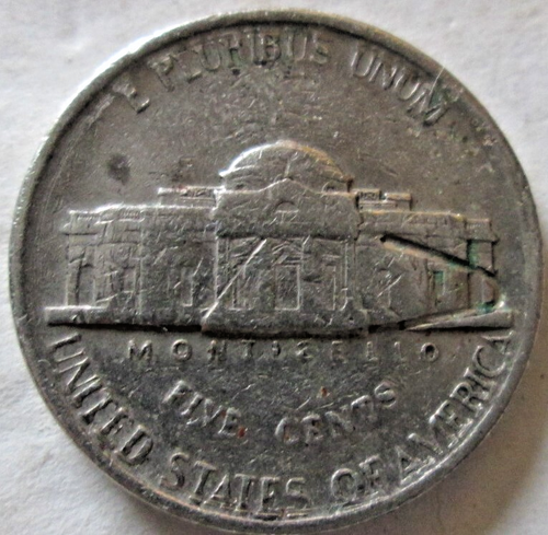 1984-D JEFFERSON NICKEL, REVERSE STRUCK THROUGH STAPLE ERROR, VF/XF, CIRCULATED