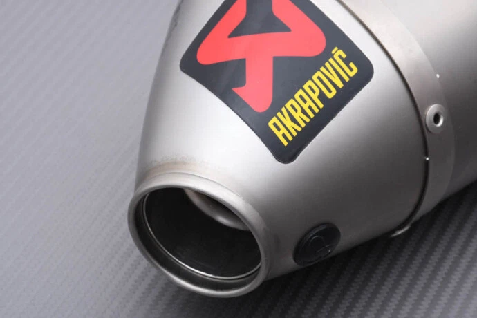 Silenciador de escape antideslizante de titanio AKRAPOVIC SUZUKI RMZ 250 2004-2006 Foto 3 de 4