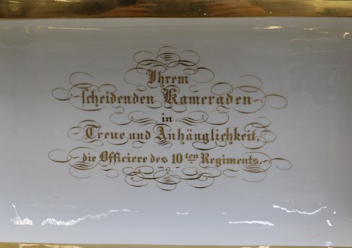 Caja de mesa Meissen Alemania pintada a mano porcelana bronce montaje ataúd circa 1860 - Imagen 11 de 13
