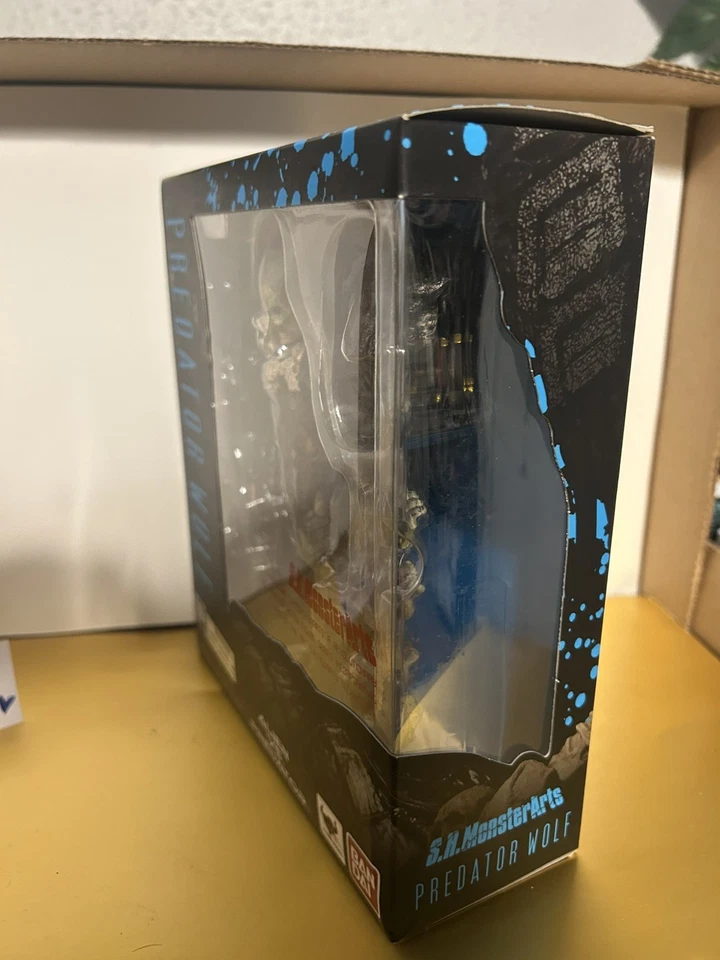 Bandai Predator Wolf Figure - Image 4 of 4