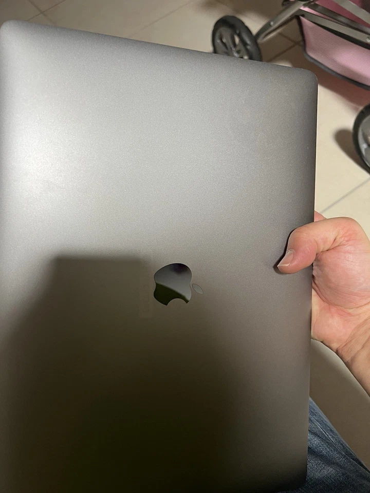 Apple MacBook Pro 15" 2018 · i7 · 16GB · 512GB, Foto 4 von 5
