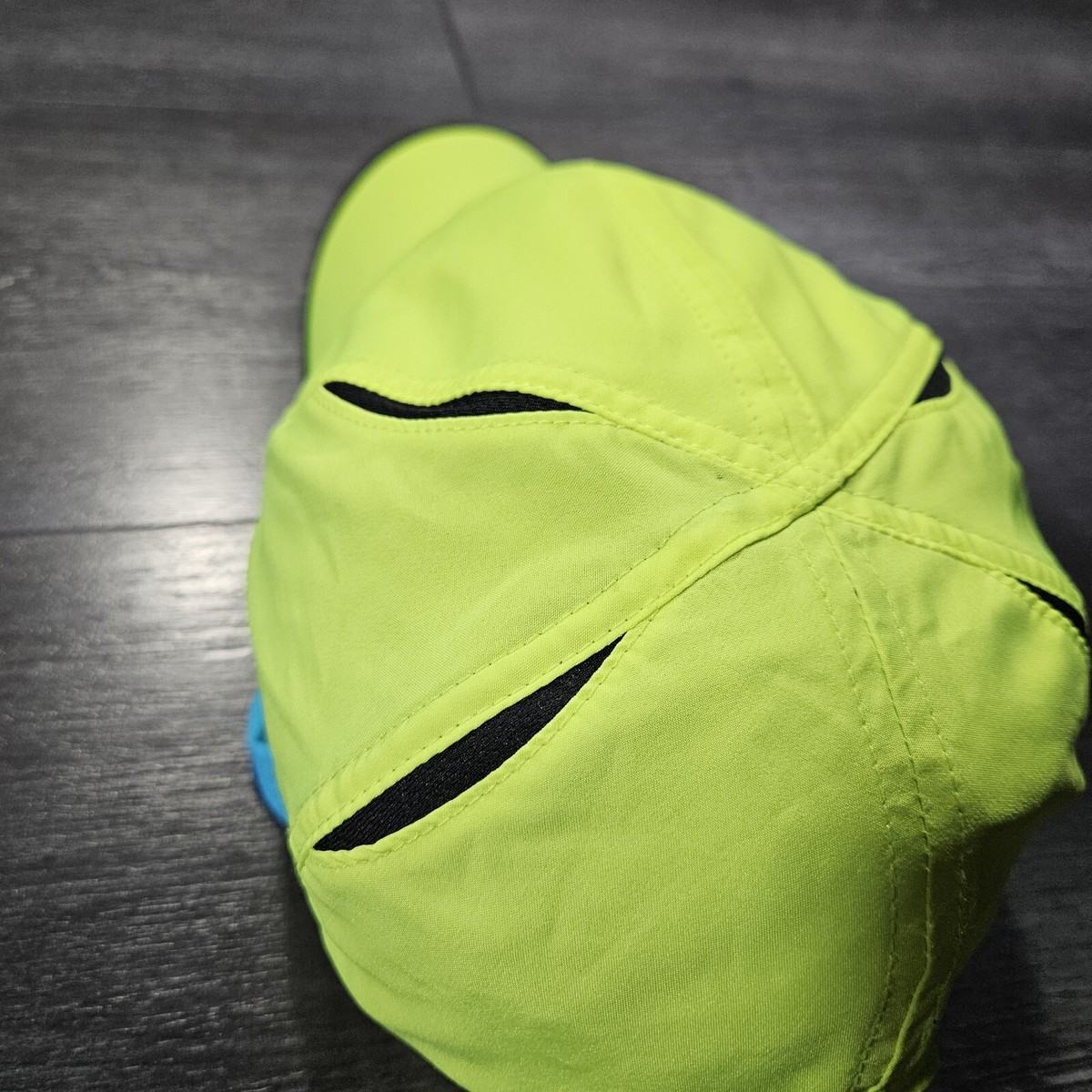 NIKE FeatherLight Cap Hat Dri Fit Running Tennis 595510 Volt  display picture 2