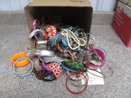 Vintage / Modern Bracelets Necklaces Craft Jewelry 9.16 Lbs Grab Bag #1 - Picture 2 of 7