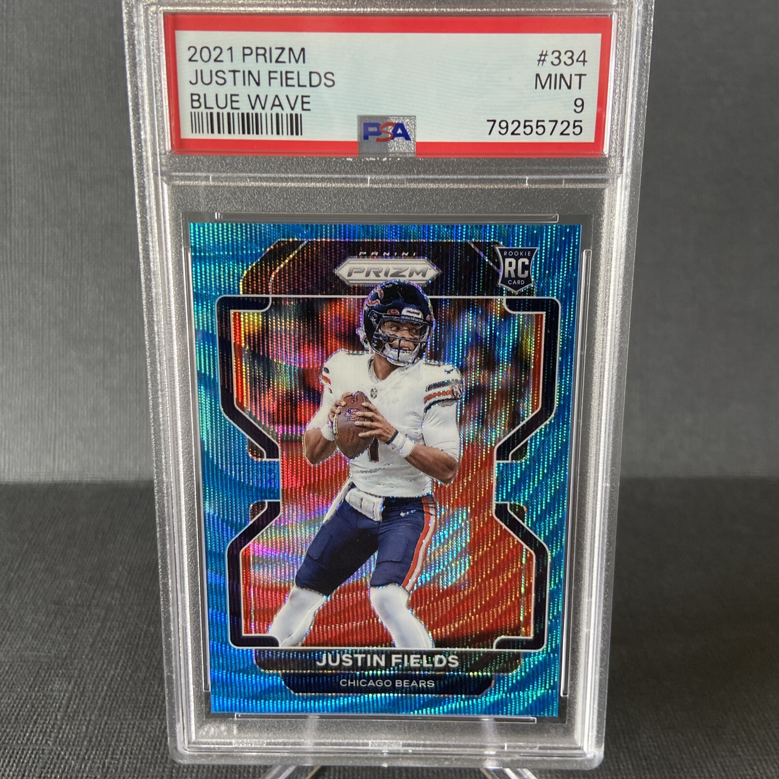 2021 Panini Prizm - Rookie Blue Wave Prizm #334 Justin Fields /199 (RC)