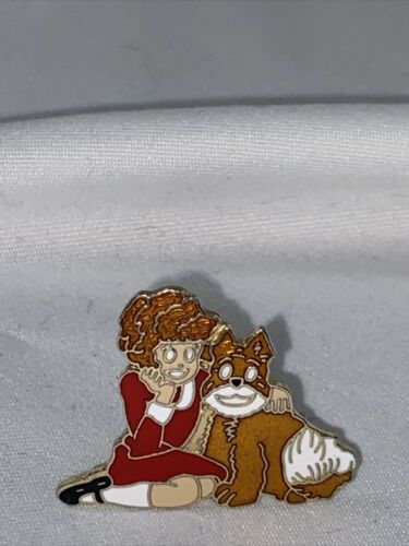 Vintage Little Orphan Annie Brooch Pin With Sandy 