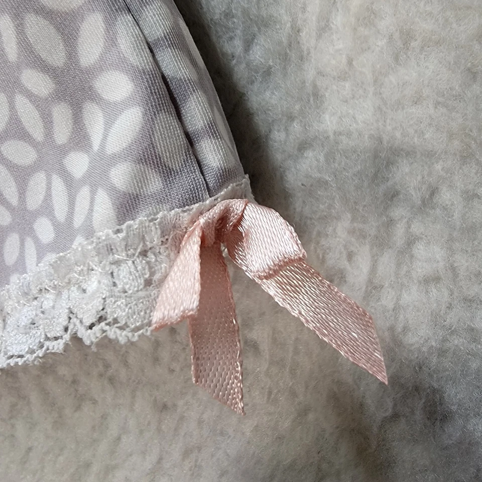 Pantalones Cortos Para Mujer Sin Marca Talla M Gris Floral Pull On Encaje Dobladillo Sexy Noche Descarado Foto 3 de 4