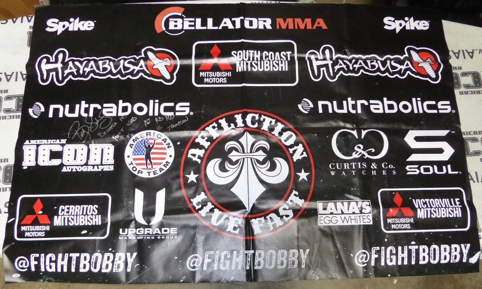 Bobby Lashley Firmado Bellator MMA 145 Lucha Usado 4x6 Banner PSA/DNA CERTIFICADO DE AUTENTICIDAD WWE Automático Foto 3 de 4