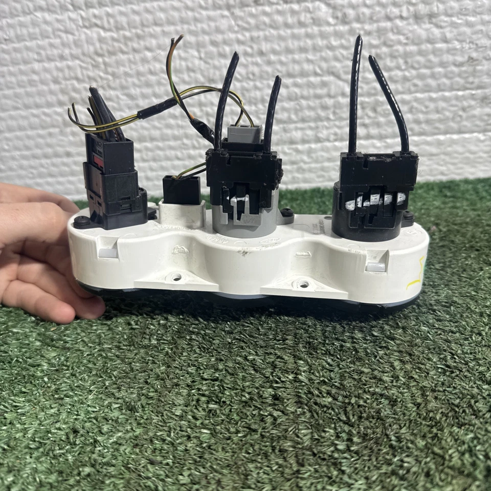 ПАНЕЛЬ УПРАВЛЕНИЯ ПЕРЕКЛЮЧАТЕЛЕМ НАГРЕВАТЕЛЯ FORD TRANS CONNECT MK1 2009 - 2013 9T16-18C419-AA - Изображение 4 из 4