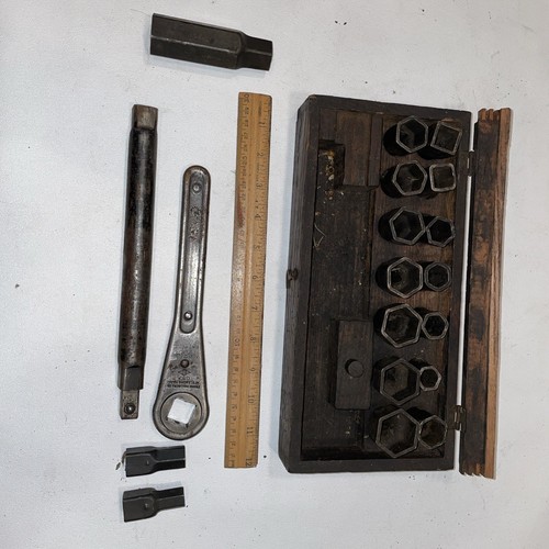 Vintage Frank Mossberg Socket Set No. 355 - 19 piece set + box - Picture 2 of 7