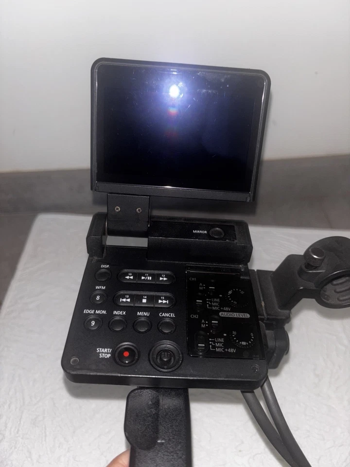 Canon C300 MARK WITH DAF  GOOD CONDITION - Immagine 4 di 4