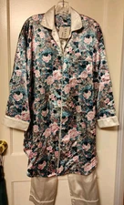 Sostanza Women Pajamas Top & Pants M Lounge Set Silky Satiny Floral Paisley NWT