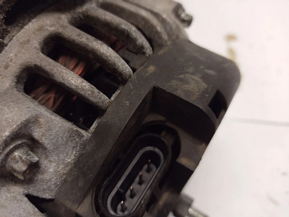 Alternador de 100 amperios de 1999 Chevrolet Suburban 2500 6,5 L 12431348 Foto 2 de 4