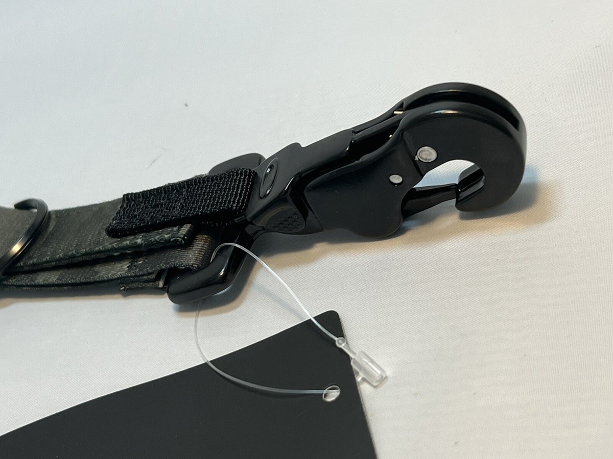 New Oakley Carabiner Key Chain X-Metal Clip Green Camouflage