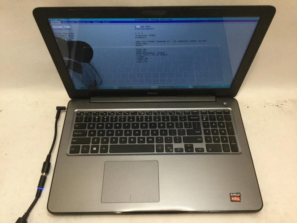 Dell Inspiron 5565 15.6" / AMD A12-9700P R7 @ 2.50GHz / (CRACKED!) MR - Image 2 of 4