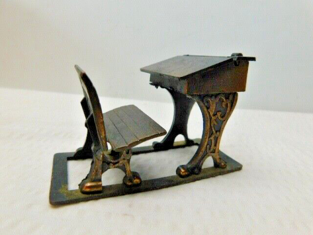 Vintage Durham Industries 1976 Diecast Dollhouse Furniture School Desk No.25