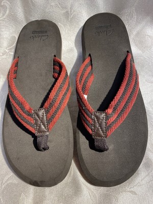 clarks flip flops mens silver