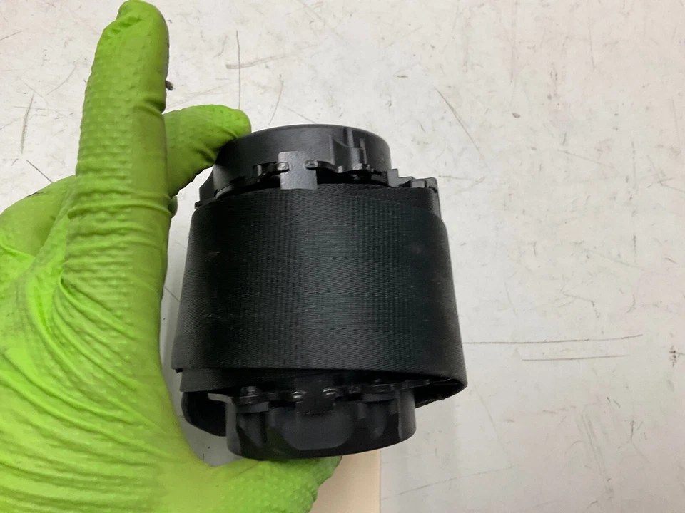 Volkswagen Golf 2015 lado del pasajero trasero segunda fila cinturón de seguridad retractor OEM Foto 4 de 4